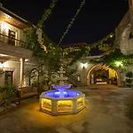 Stone House Cave Готель 3*