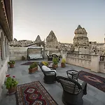 Stone House Cave Готель 3*