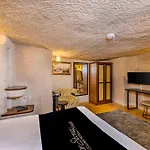 Stone House Cave Готель 3*