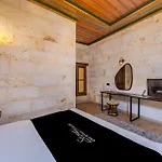 Stone House Cave Готель 3*