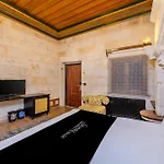 Stone House Cave Гьореме