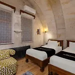 Stone House Cave Готель 3*