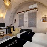 Stone House Cave Готель 3*