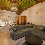 Stone House Cave Готель 3*