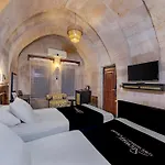 Stone House Cave Готель 3*