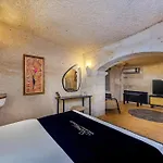 Stone House Cave Готель