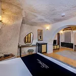 Stone House Cave 3*
