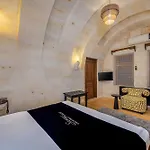 Stone House Cave Готель 3*