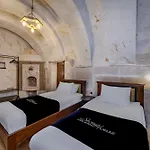 Stone House Cave Готель 3*