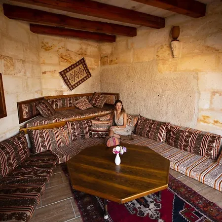 Hotel Stone House Cave