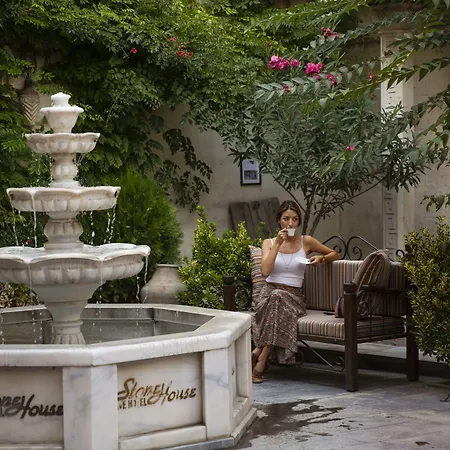 Hotel Stone House Cave