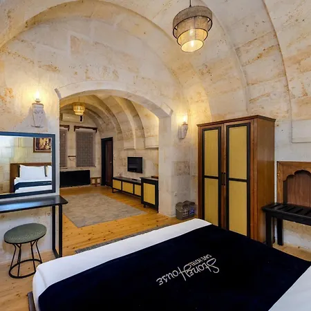 Hotel Stone House Cave