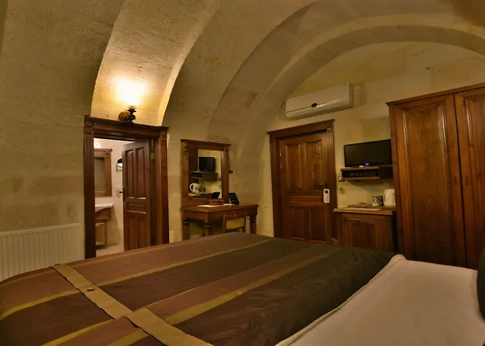 Stone House Cave Γκόρεμε