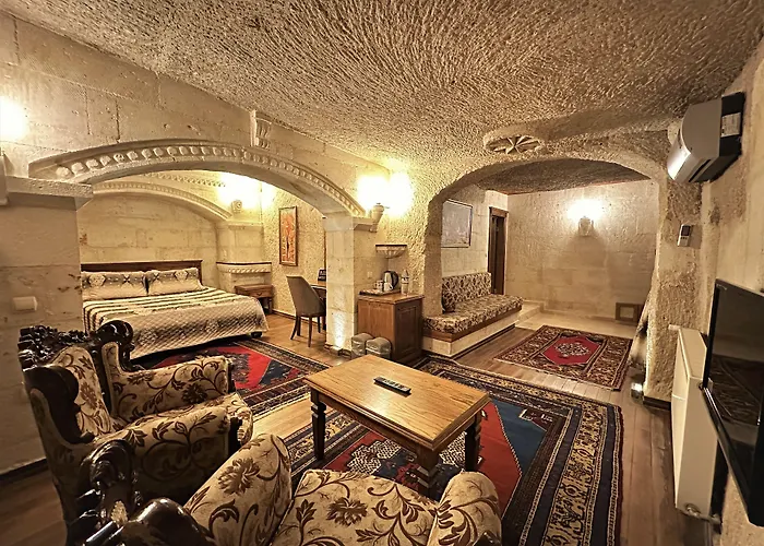 Stone House Cave Γκόρεμε